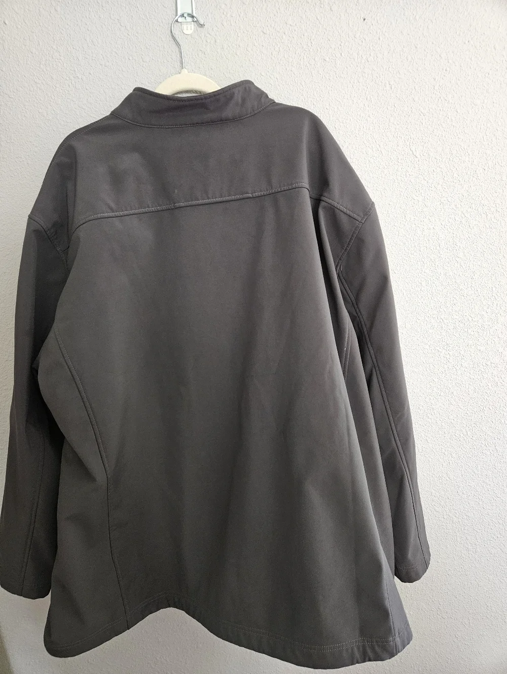 Amazon Essentials Men's 4XLT Water Resistant Softshell Jacket, Dark Gray